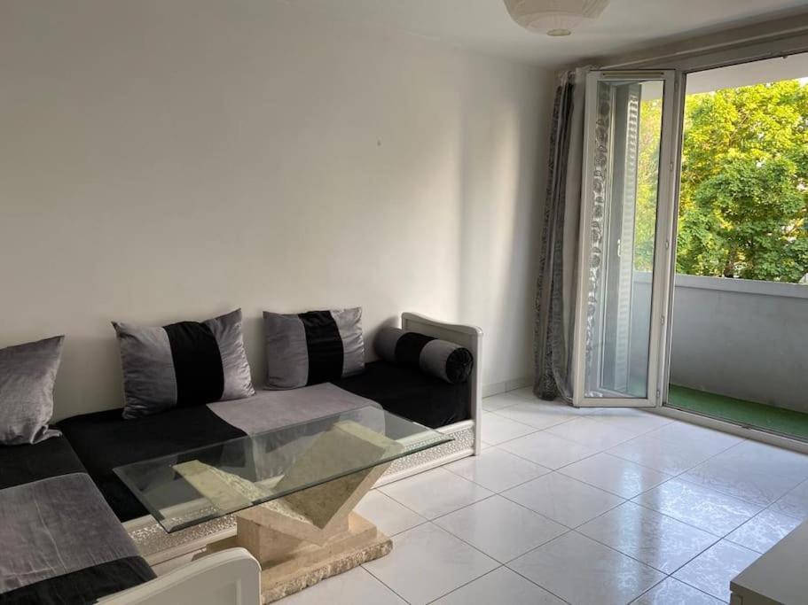 Joli Appartement Proche Metro Lyon Eksteriør billede