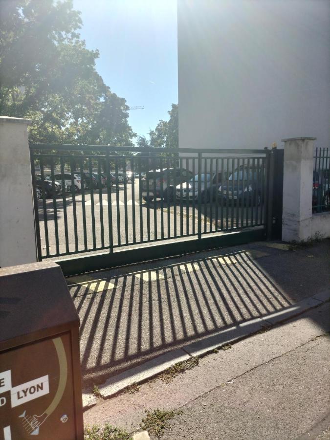 Joli Appartement Proche Metro Lyon Eksteriør billede